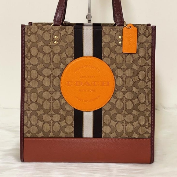 Coach Handbags - ⚜Coach Dempsey Tote In Signature Jacquard